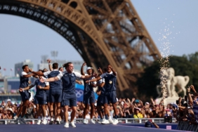 paris-sicak-havajpg-3CFvphxlW0GvQ5l2oXvkxw.JPG