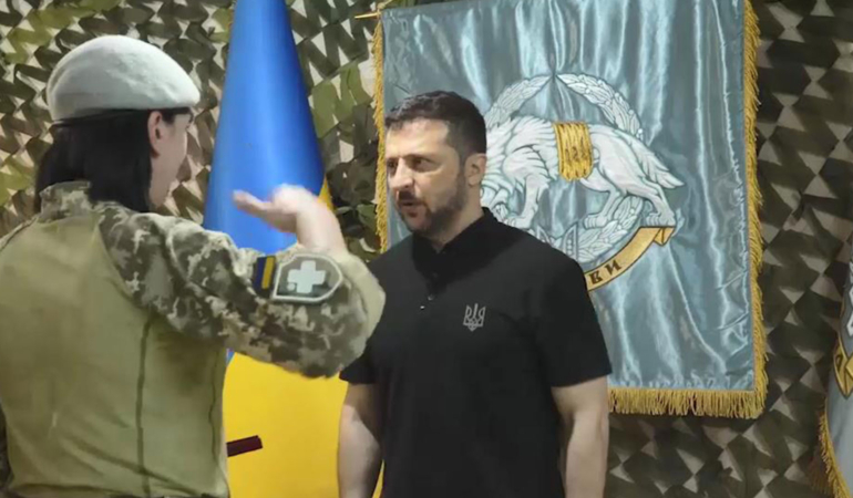 Volodimir Zelenski, Harkiv’de komuta merkezini ziyaret etti