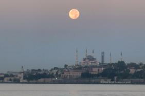 istanbulda-super-ay-manzarasi-hayran-birakti-j8gq.jpg