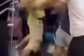 Metrobüste Yumruklu Yer Verme Kavgası