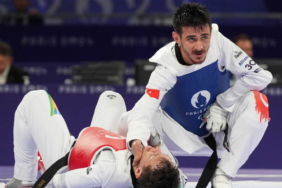 milli-tekvandocu-mahmut-bozteke-paris-2024te-finale-yukseldi-rakibi-acidan-gozyaslarina-boguldu-kqyt.jpg