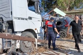 Tırla Otomobil Çarpıştı Ortalık Savaş Alanına Döndü! 1 Ölü, 6 Yaralı