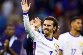 antoine-griezmann-33-yasinda-fransa-milli-takimi-kariyerine-son-verdijpg-nBgfkak6rkOLDp0fAQ1eLQ.JPG