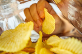 biskuvi-ve-cips-yiyen-6-cocuk-hayatini-kaybetti-axtj.jpg