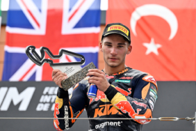 deniz-oncu-moto2de-ilk-kez-podyuma-cikti-ibo8.jpg