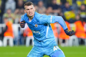 dominik-livakovic-kalesinde-devlesti-zery.jpg