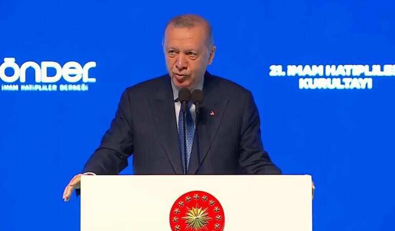 Erdoğan’dan Harp Okulu Mezuniyetine: ‘Bu kılıçları kime çekiyorsunuz?’