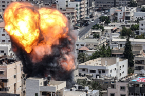 israil-gazzede-sivilleri-hedef-aldi-cok-sayida-olu-var-jy9s.jpg