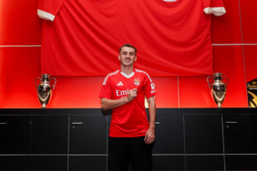 kerem-akturkogludan-gidisine-aglayan-minik-galatasaray-taraftarina-mesaj-beni-affeder-misin-bilemiyorum-ama-kwgo.jpg