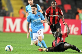 trabzonspor-super-ligde-beraberlige-abone-oldu-imck.jpg