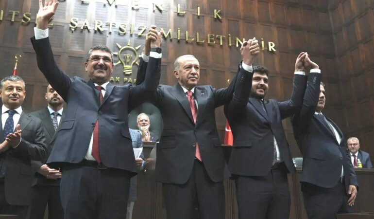 13 Belediye Başkanı AK Parti’ye Geçti! AK Parti’ye Geçen Belediye Başkanları Kim?
