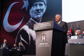 ahmet-nur-cebi116893363jpg-D2OwFtaqx0Ksfx-1W3CkXg.jpg