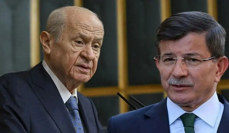 Bahçeli Serok Ahmet Diyerek Eleştirdiği Ahmet Davutoğlu’na Övgüler Dizdi!