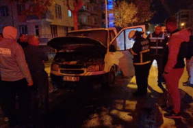 corumda-park-halindeki-kamyonet-alevler-icinde-kaldi-7nja.jpg