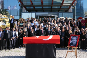 gazeteci-guneri-civaoglu-son-yolculuguna-ugurlaniyor-142448-20241003.jpg