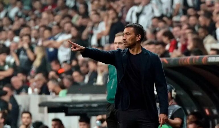 Giovanni van Bronckhorst Şaştı Kaldı! Van Bronckhorst Neye Şaşırdı? İşte Tüm Detaylar!