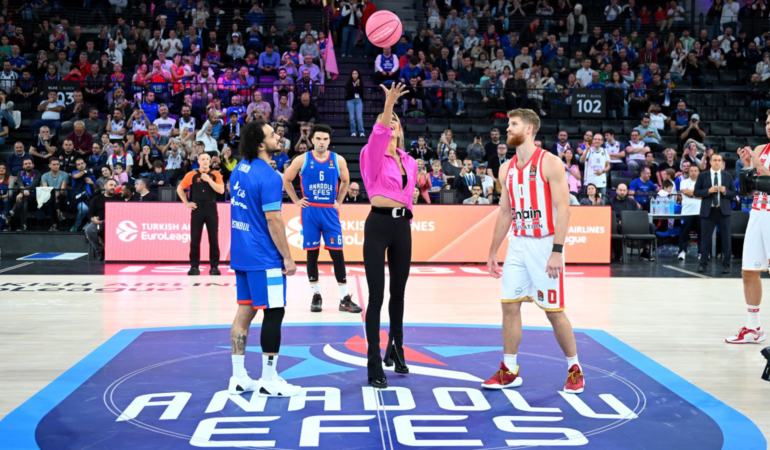 ‘Pembe Top’ Çağla Şıkel’le havalandı