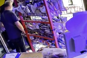 Yasak Saatte Alkol Satmayan Tekele Saldırdılar