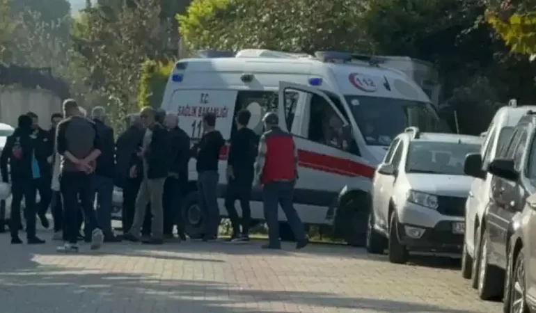 Başakşehir'de felaket! Doktor öldü, eşi ve oğlu hastaneye kaldırıldı