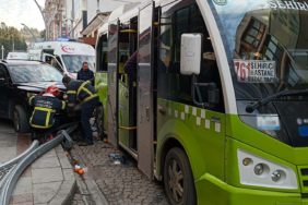 hizini-alamayan-cip-otobus-duraginda-bekleyenlere-carpti-yaralilar-var-vccp.jpg