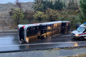 istanbulda-yolcu-otobusu-devrildi-can-kayiplari-ve-yaralilar-var-m6xp.jpg