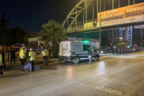 otomobilin-carptigi-yasli-adam-feci-sekilde-can-verdi-qxub.jpg