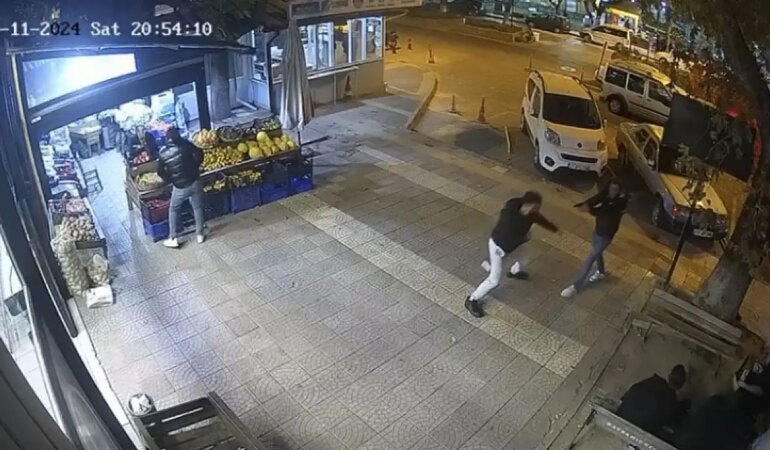 Sokak Ortasında Vahşet! Kurşun Yağdırdığı Yetmedi Kafasına Defalarca Silahla Vurdu