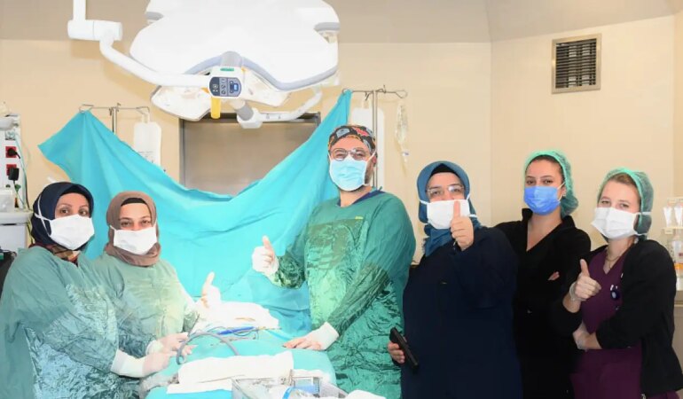 4 Yaşındaki Çocuğun Bağırsağından Çıkanlar Doktorları da Hayrete Düşürdü