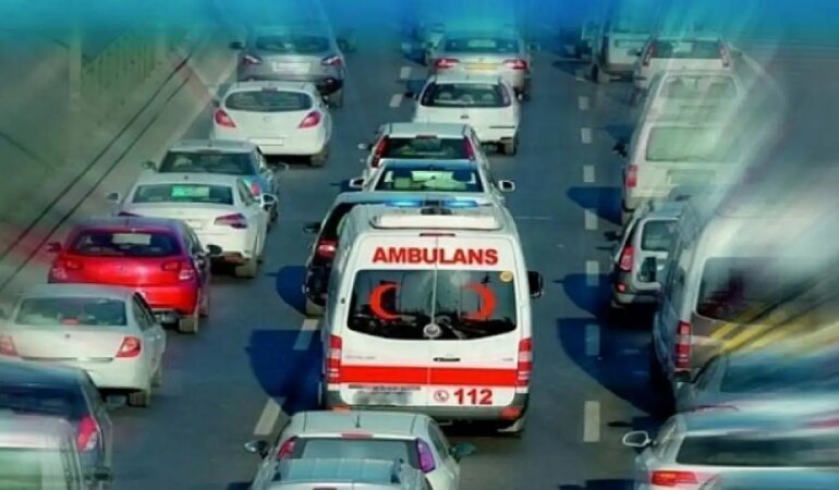Ambulansa Yol Vermeyen 9 Bin 5 Araca 57 Milyon TL Para Cezası Kesildi