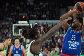 anadolu-efes-ergin-atamanin-ekibi-panathinaikosu-farkli-devirdi-luul.jpg