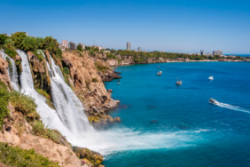 antalya-d-8-turizm-sehri-odulunu-kazanan-ilk-sehir-oldu-110131-20241205.png
