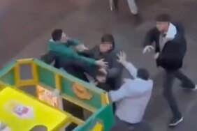 AVM'de Gergin Anlar: Tekmeli Tokatlı Kavga Kamerada!