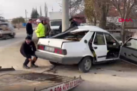 beton-elektrik-diregi-ve-evin-duvarina-carpan-otomobilin-18-yasindaki-surucusu-can-verdi-0ksc.jpg