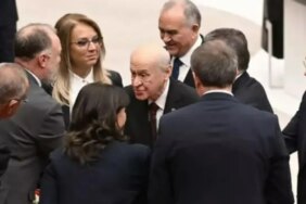 Devlet Bahçeli DEM Açılımını Son Sürat Sürdürüyor! Meclis'te Yaptığı Hareket Gündem Oldu