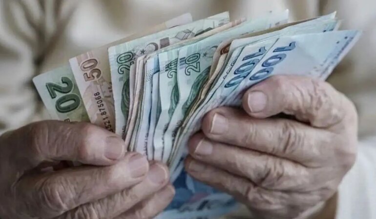 Emekliler tek şartla yeni maaş alacaklar