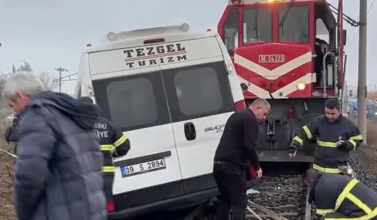 Kırklareli’de İşçi Servisi ve Yük Treni Çarpıştı! Kazada Son Durum Ne? Ölü veya Yaralı var Mı?