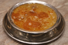 kis-boyunca-dinc-tutuyor-paca-yerine-yapip-yapip-icin-8cvc.jpg