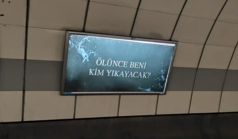 'Ölünce beni kim yıkayacak?' Afişlerinin Gizemi Ortaya Çıktı