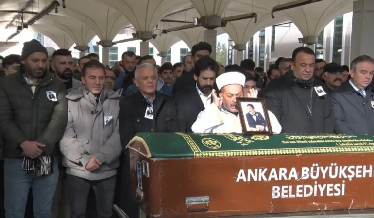 Son Yolculuğuna Uğurlanan Ankaralı Turgut'un Cenazesin Hangi Ünlüler Katıldı?