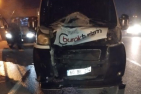 taziyeye-giden-sahis-minibusun-carpmasiyla-yasamini-yitirdi-htit.jpg