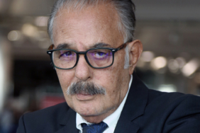 usta-sanatcidan-hayranlarini-endiselendiren-haber-ferdi-tayfur-ameliyat-olacak-cukw.jpg