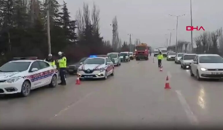 Ankara'da 2'si otobüs 4 aracın karıştığı zincirleme kaza! Çok sayıda yaralı var