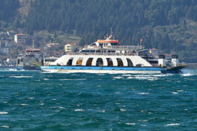 canakkalede-bircok-feribot-seferi-iptal-edildi-2cgy.jpg