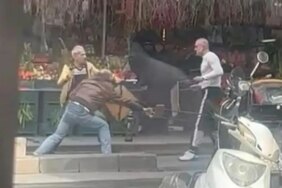 Cihangir'de kılıçlı sandalyeli kavga: Ortalık bir anda savaş alanına döndü