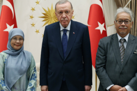 cumhurbaskani-erdogan-malezyali-yuksek-mahkeme-baskanlarini-kulliyede-kabul-etti-snq1.jpg