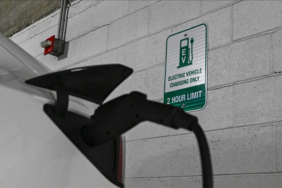 dunyada-elektrikli-arac-satislari-2024te-17-milyonu-asarak-rekor-kirdi-122212-20250114.jpg