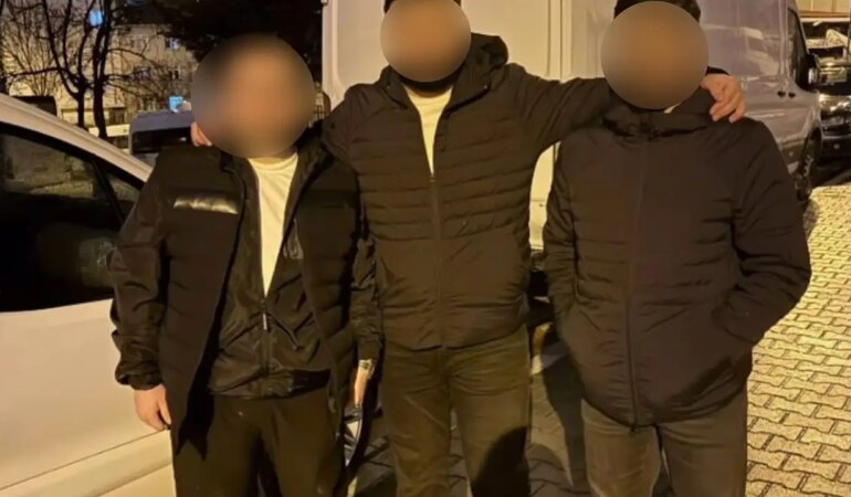 Esenyurt'ta magandalar bir genci darp edip fotoğraf paylaştılar