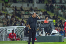 fatih-terim-suudi-arabistanda-ciktigi-ilk-lig-macinda-maglup-8vf8.jpg