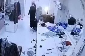 Hırsızlık Anları Saniye Saniye Kaydedildi! Çayını Bitirdi, Telefonu Cepledi
