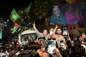 ilk-rehine-takasi-yapildi-hamas-3-israilli-kadin-rehineyi-teslim-etti-israil-90-filistinliyi-serbest.jpeg
